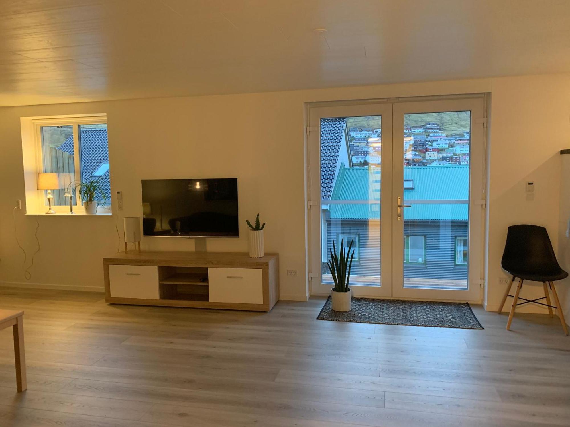 Spacious Apartment On N.P.Gota 8A, Klaksvik Exterior photo